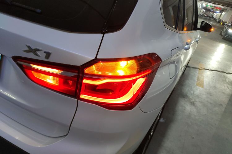 宝马X1 2018款 sDrive20Li 领先型车身外观9