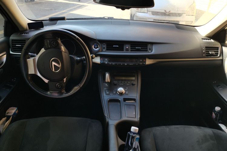 雷克萨斯CT 2017款 CT200h 精英版 单色 国V中控内饰12