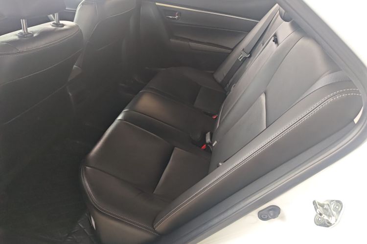 丰田 卡罗拉 2017款 改款双擎 1.8L E-CVT精英版中控内饰21