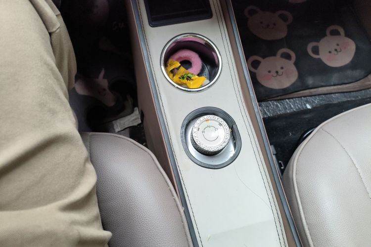 五菱汽车 宏光MINIEV 2025款 四门版 进阶款中控内饰18