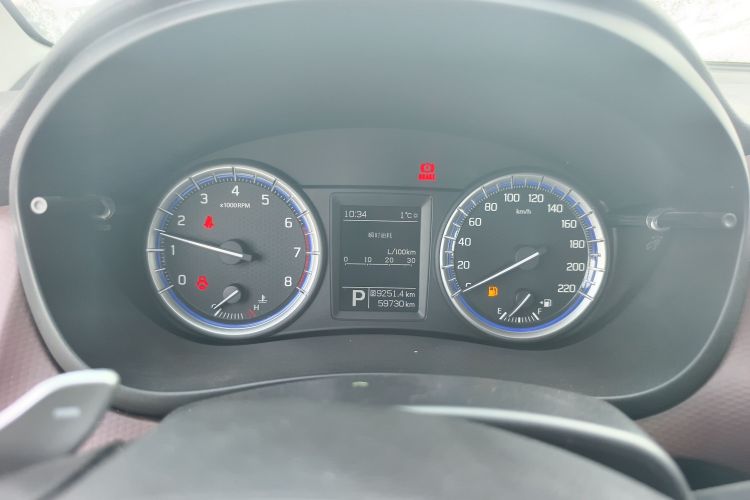 铃木 骁途 2017款 1.6L CVT两驱都市进取型中控内饰14