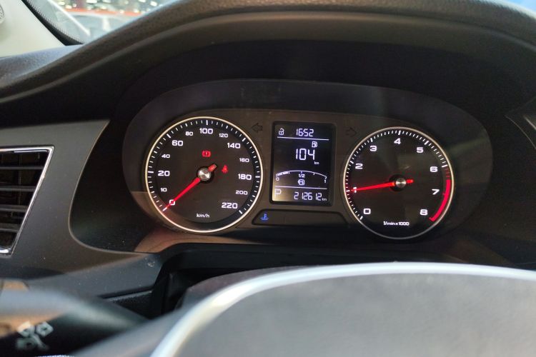 荣威360 2018款 PLUS 1.5L 自动尊享版中控内饰14