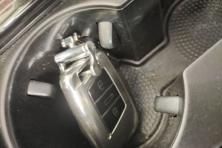 大众 帕萨特 2022款 330TSI 精英版 定制版中控内饰11