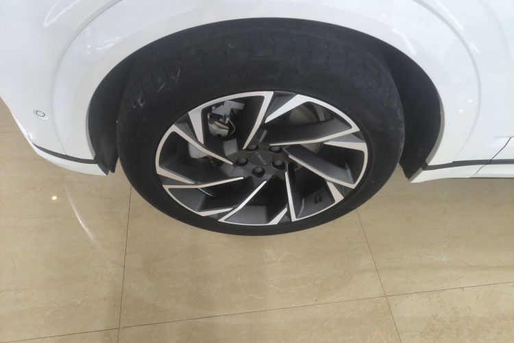 领克09 2021款 2.0T Halo 六座车身外观6007