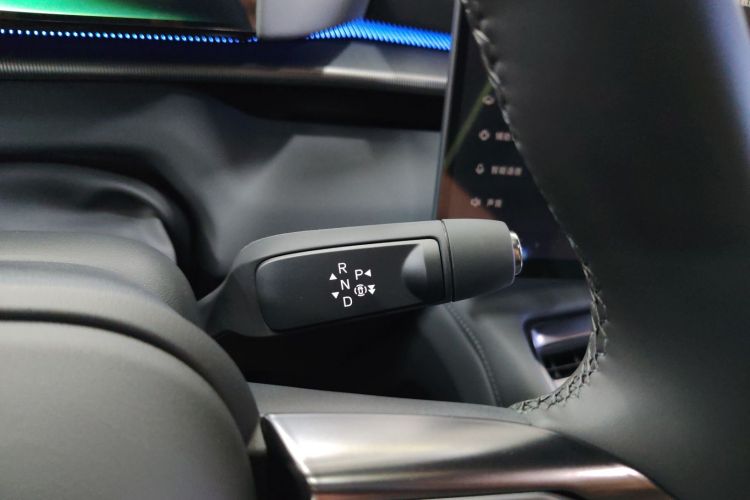 小鹏P7 2025款 702 长续航 Ultra中控内饰18