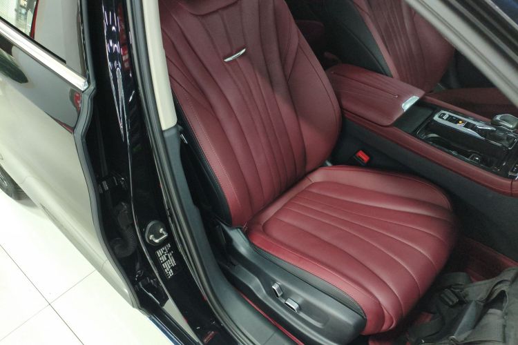 红旗H5 2024款 2.0T 自动智联旗畅版局部细节41