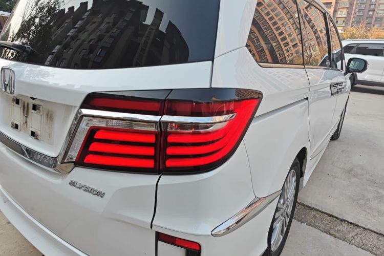 本田 艾力绅 2016款 2.4L 风尚版车身外观9