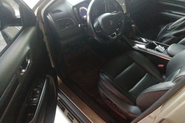 雷诺 科雷傲 2017款 2.0L 两驱豪华版中控内饰7003