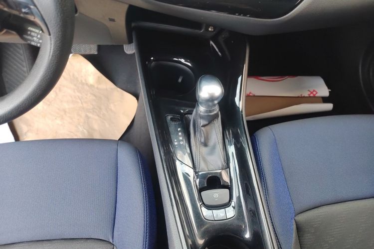 丰田C-HR 2018款 2.0L 领先版 国V中控内饰18