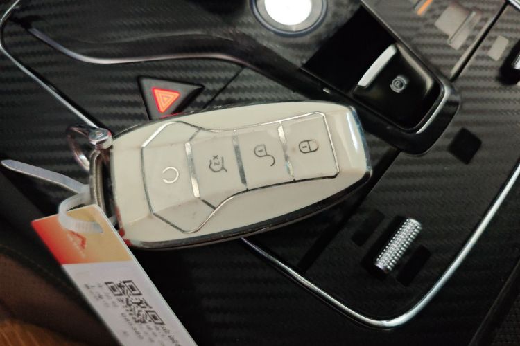 比亚迪 唐新能源 2021款 DM-i 112KM 尊贵型中控内饰7001