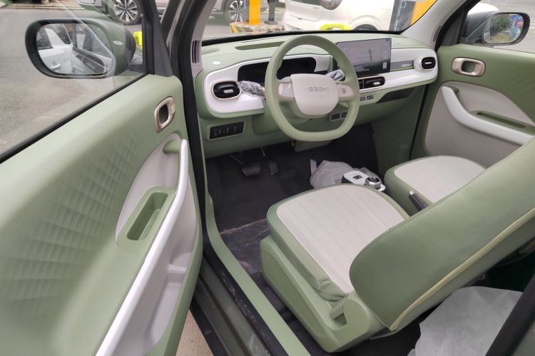 吉利银河 2025款 210km 熊猫骑士中控内饰20