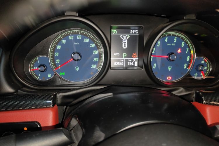 玛莎拉蒂 GranTurismo 2007款 4.2L 标准版中控内饰15