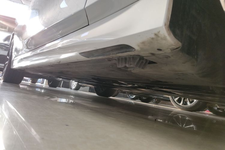 宝马3系 2025款 325Li M运动套装局部细节9001