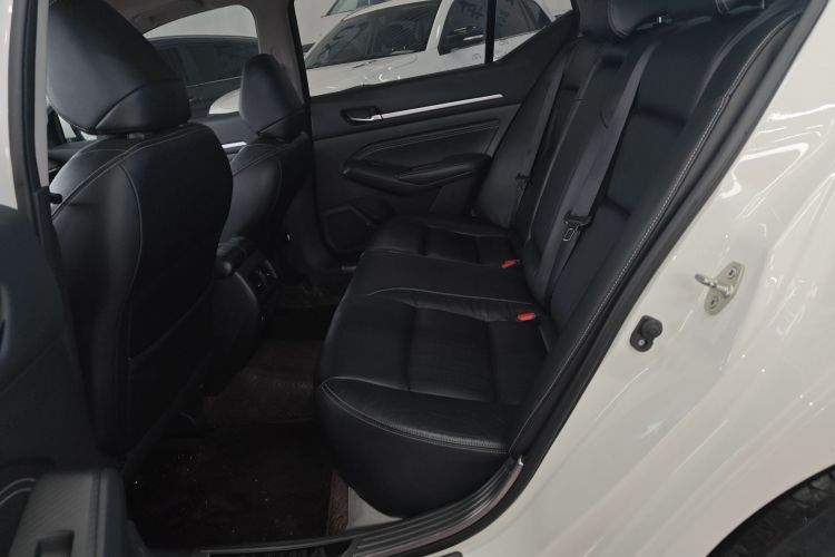 日产 天籁 2019款 2.0T XL 智领版中控内饰21