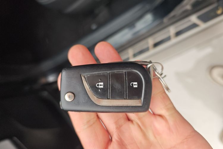 丰田 RAV4荣放 2015款 2.0L CVT两驱风尚版中控内饰11