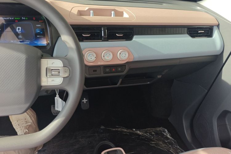 奇瑞新能源 QQ冰淇淋 2025款 155km 圣代版中控内饰16