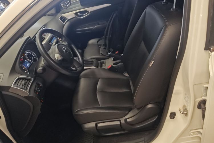 日产 轩逸 2021款 经典 1.6XE CVT专享版中控内饰19