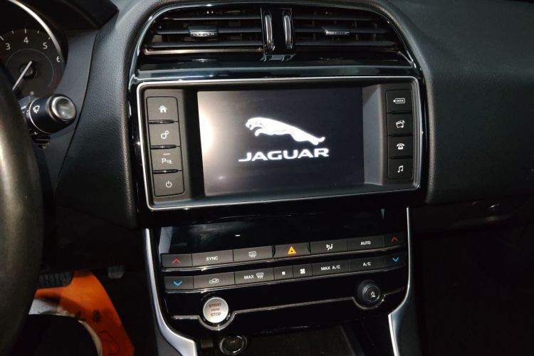 捷豹XEL 2018款 2.0T 200PS 精英版中控内饰16