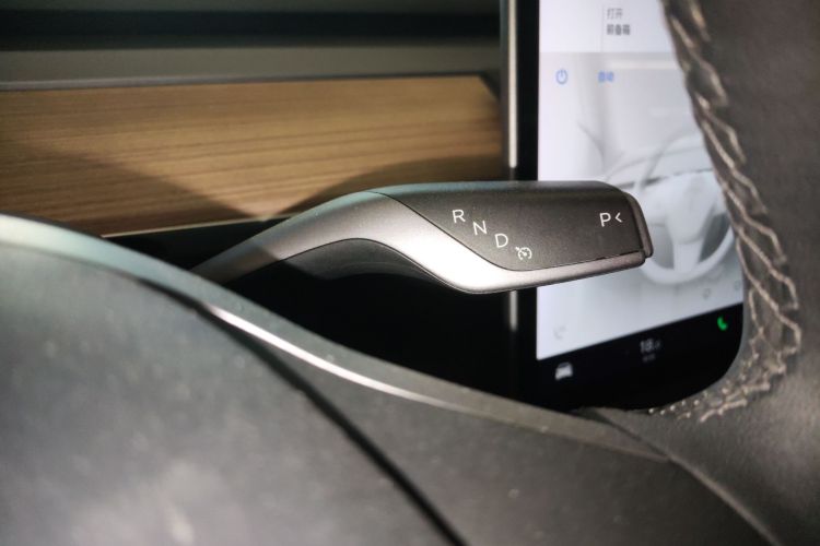 特斯拉 Model 3 2021款 标准续航后驱升级版 3D6中控内饰18