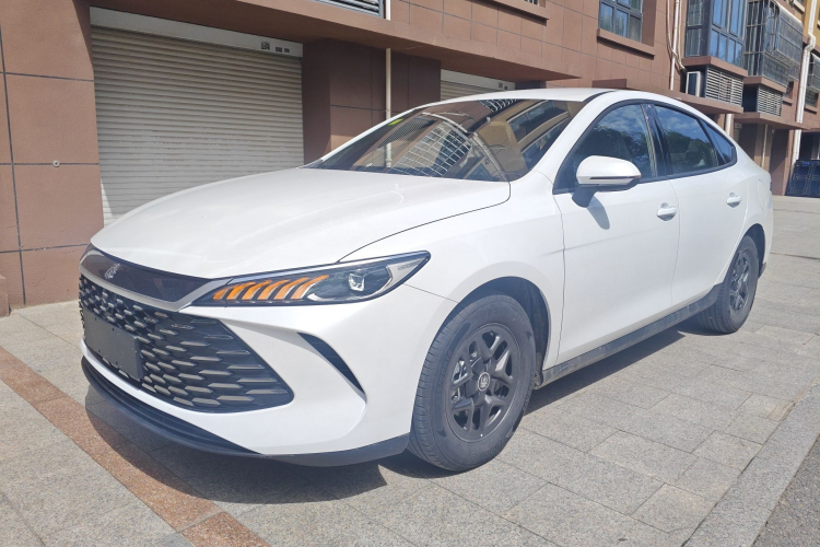 比亚迪 秦PLUS 2025款 DM-i 智驾版 55KM领先型车身外观1