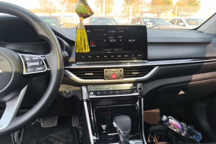 起亚K3 2019款 1.5L CVT智享互联版中控内饰16