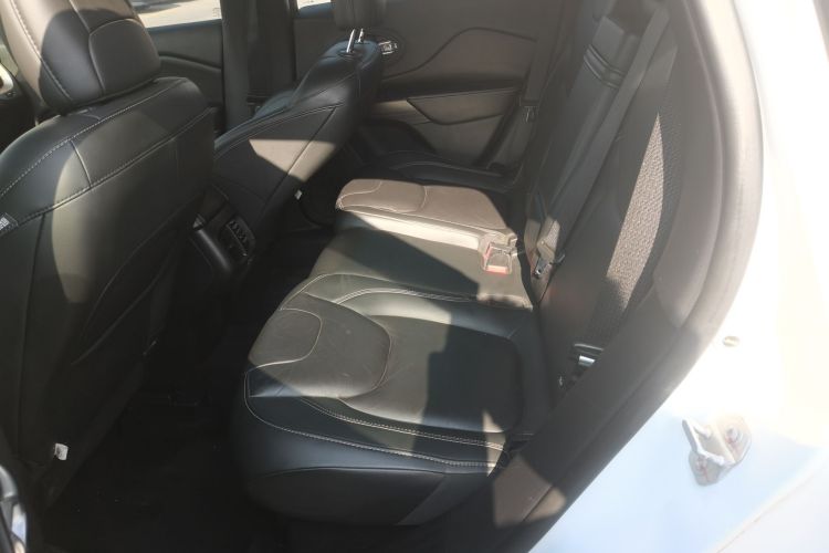 Jeep 自由光 2017款 2.0L 优越版中控内饰21