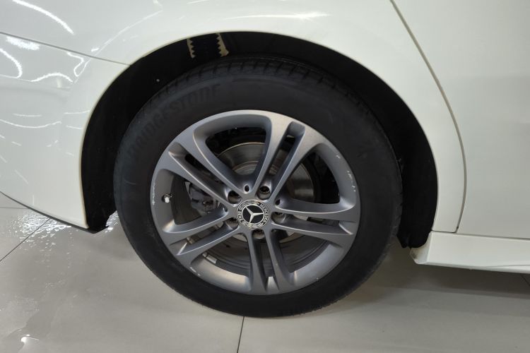 奔驰A级 2020款 改款二 A 180 L 运动轿车车身外观6008