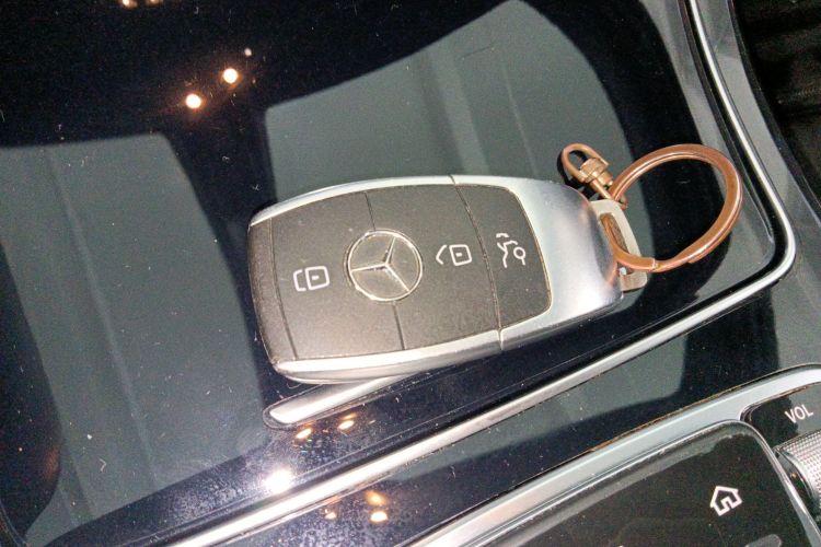 奔驰C级 2019款 C 260 运动版中控内饰11