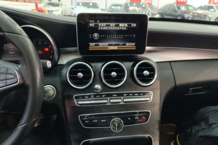 奔驰C级 2018款 C 200 L 运动版中控内饰16
