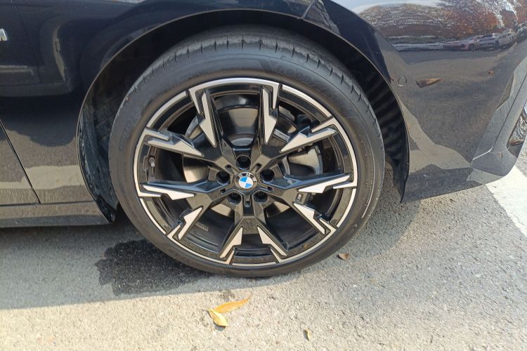 宝马2系 2025款 225L M运动曜夜套装车身外观10