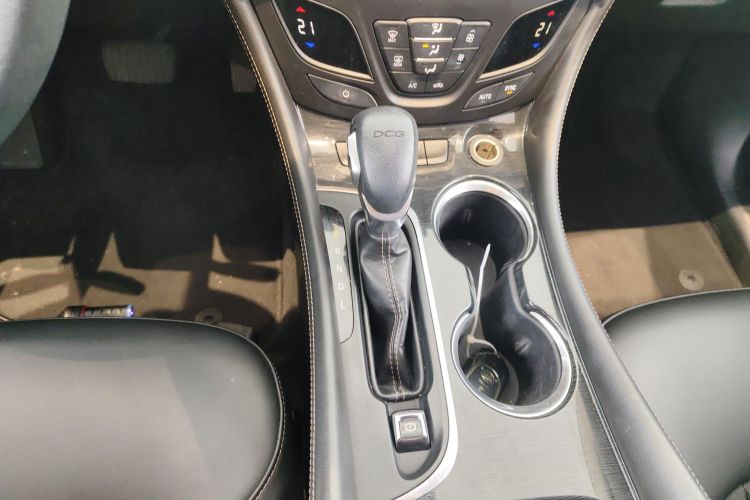 别克 昂科威 2017款 20T 两驱领先型中控内饰18