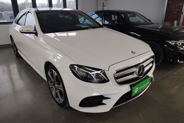 奔驰E级 2016款 E 300 L 运动豪华型车身外观3