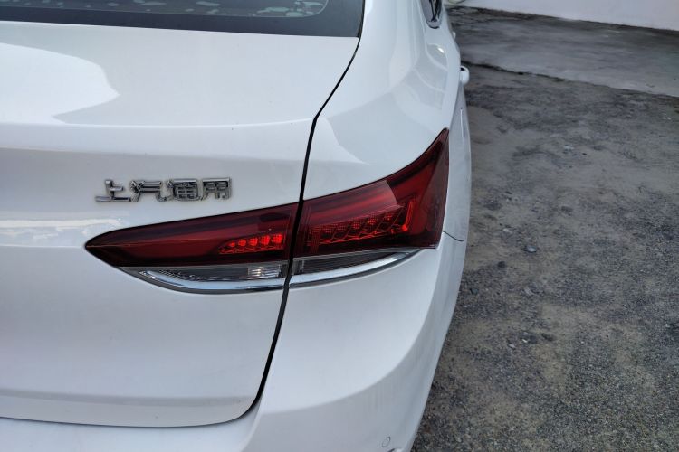 别克 英朗 2019款 15T 双离合互联精英型 国VI车身外观9