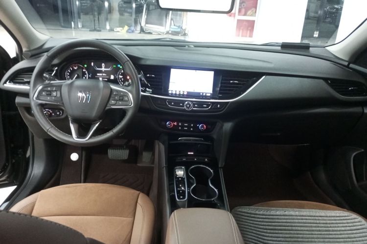 别克 君威 2024款 28T 纵享版中控内饰12