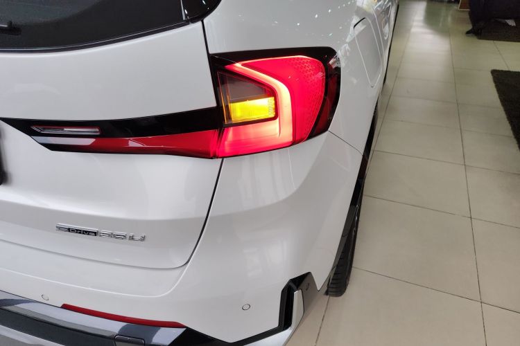 宝马X1 2023款 sDrive25Li X设计套装车身外观9