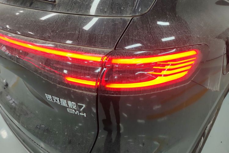 吉利银河 银河星舰7 EM-i 2025款 120km 启航+版车身外观9