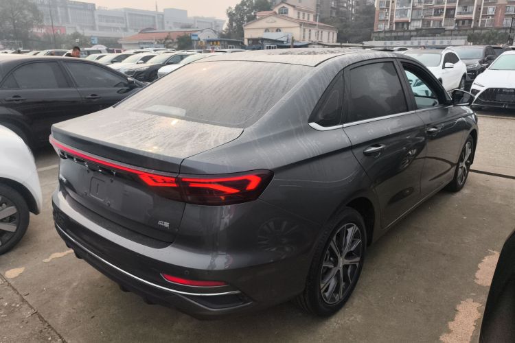 吉利汽车 帝豪 2023款 第4代冠军版 1.5L CVT旗舰型车身外观7