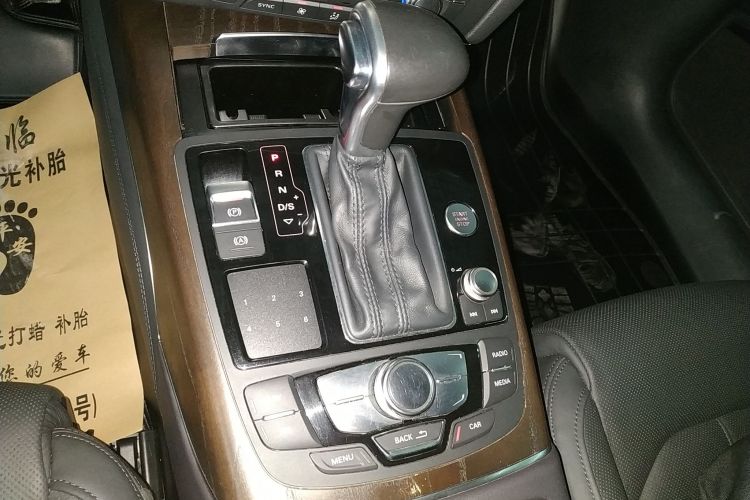 奥迪A6L 2015款 35 FSI quattro 舒适型中控内饰18