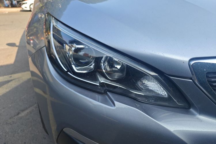 标致308 2016款 1.6L 自动豪华版车身外观8