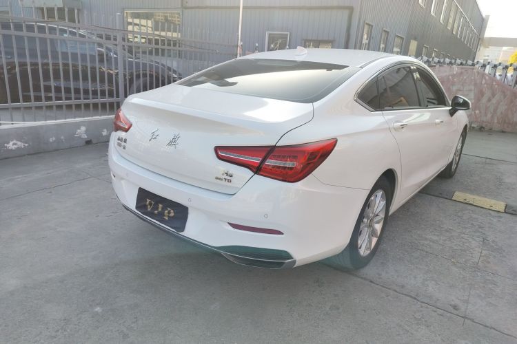 红旗H5 2019款 30TD 型动版车身外观9