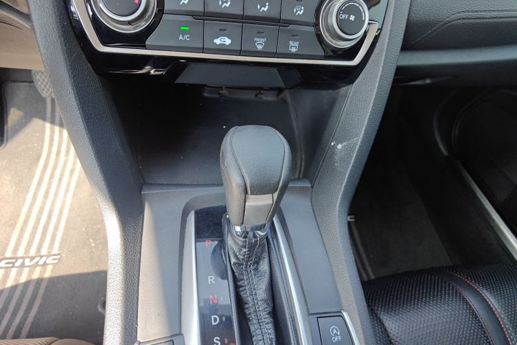 本田 思域 2016款 180TURBO CVT舒适版局部细节18