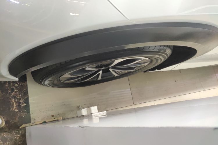 雷克萨斯RZ 2023款 450e 四驱纵享版车身外观6001