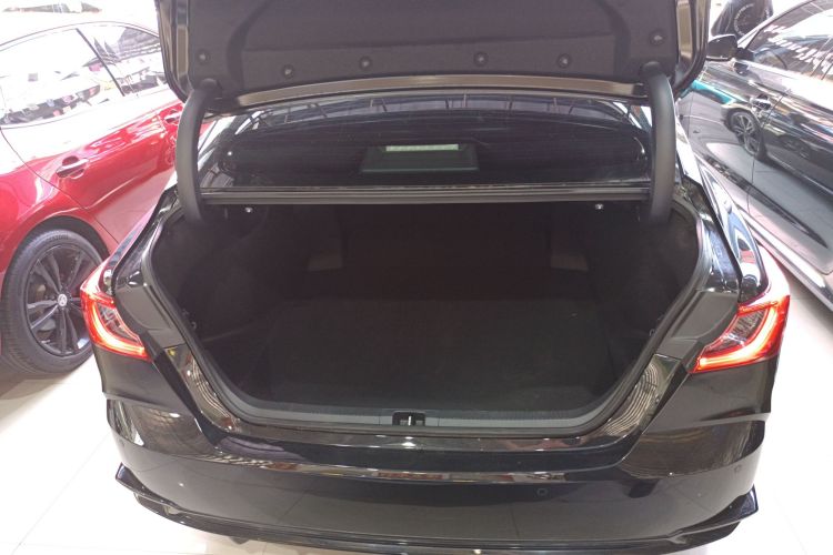 丰田 凯美瑞 2024款 双擎 2.0HS 运动版局部细节23