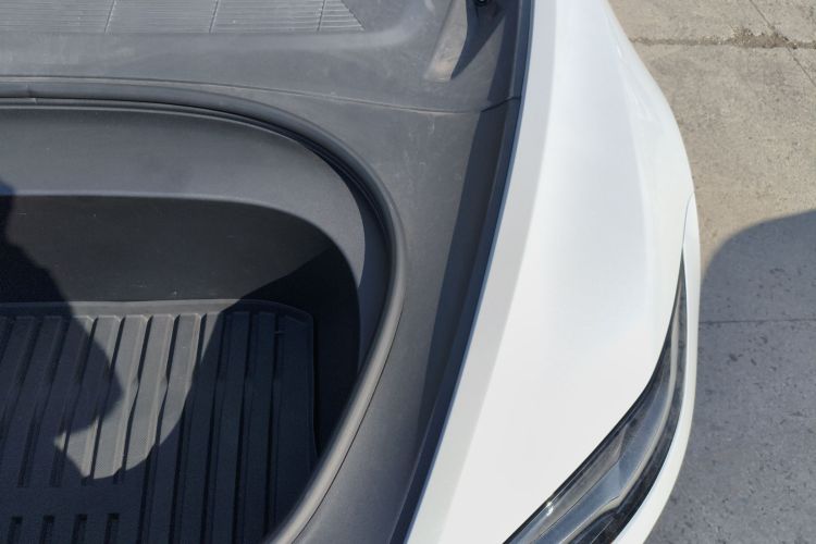 特斯拉 Model 3 2023款 后轮驱动版局部细节9007