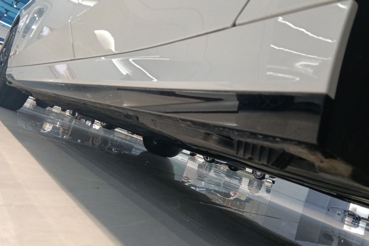 宝马5系 2025款 530Li 领先型 M运动套装局部细节9002