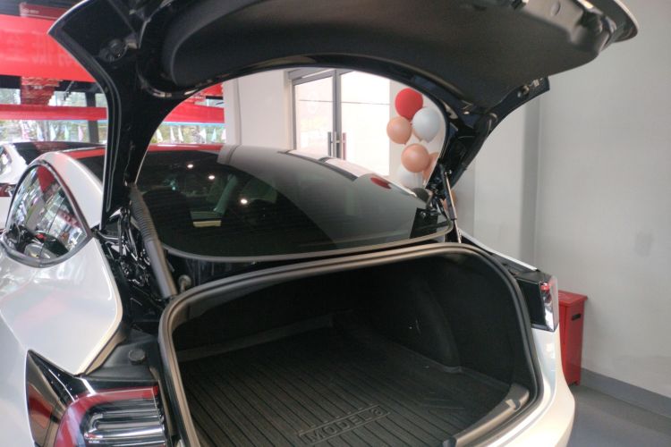 特斯拉 Model 3 2022款 后轮驱动版机舱底盘23