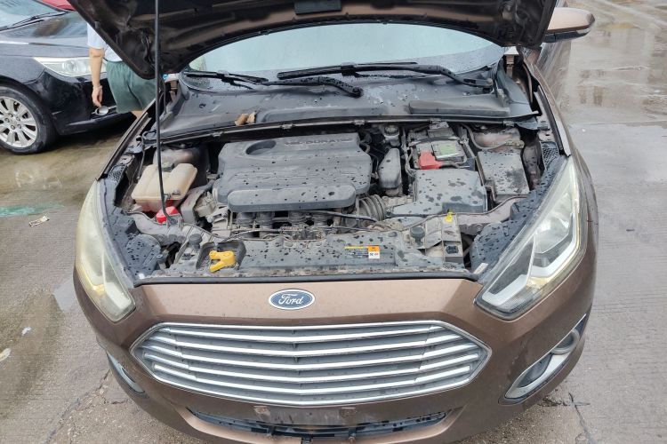 福特 福睿斯 2015款 1.5L 自动舒适型机舱底盘24