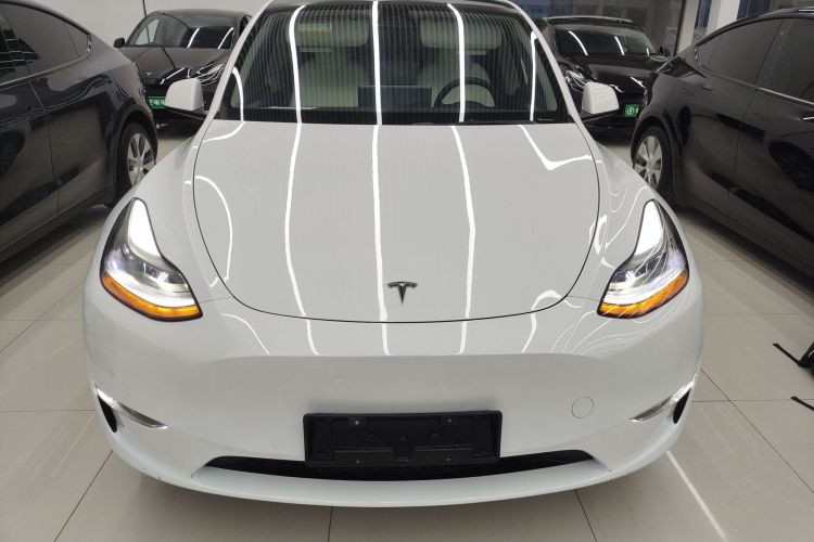 特斯拉 Model Y 2023款 长续航全轮驱动版车身外观2