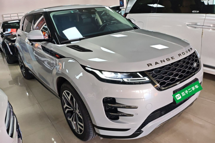 路虎 揽胜极光 2023款 极光L 249PS 豪华版车身外观3