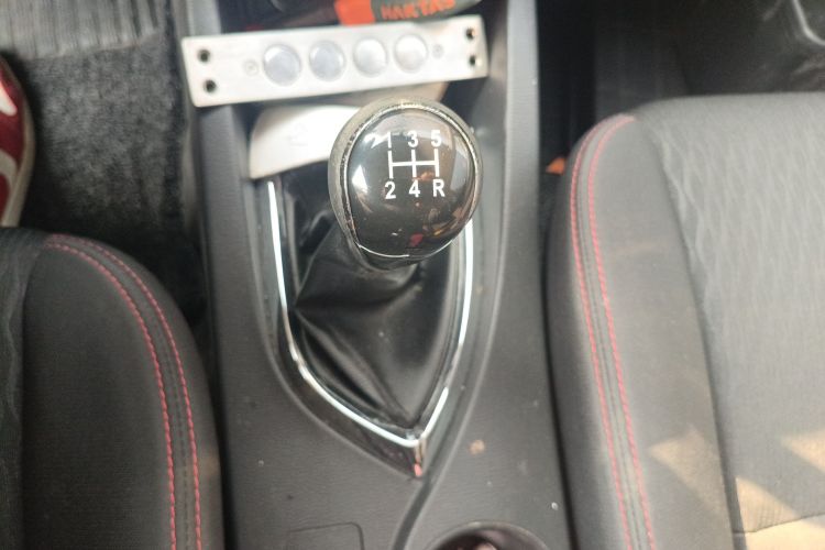 长安凯程 长安欧尚A600 2017款 1.5L 手动标准型中控内饰18